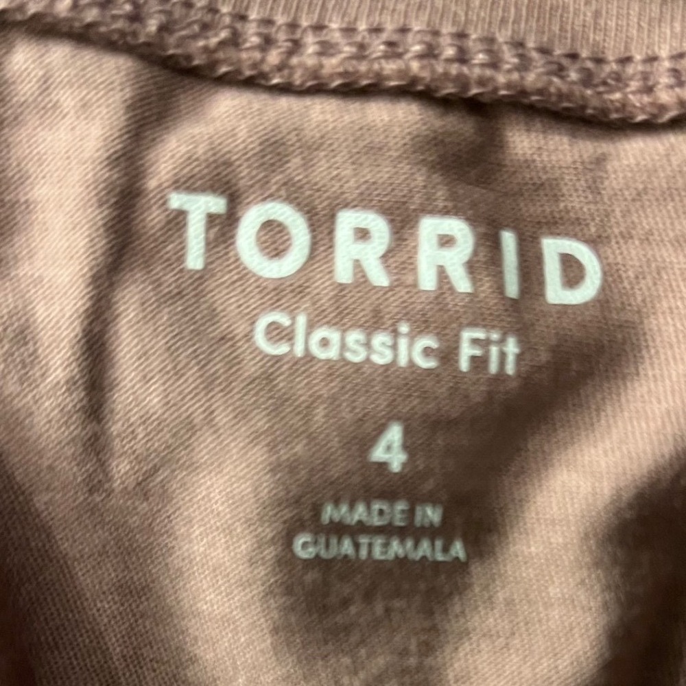 NWT Torrid Classic V-Neck Tee "So Many Books" 4X - Picture 9 of 10